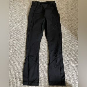 Lululemon LOT black Barry’s logo leggings